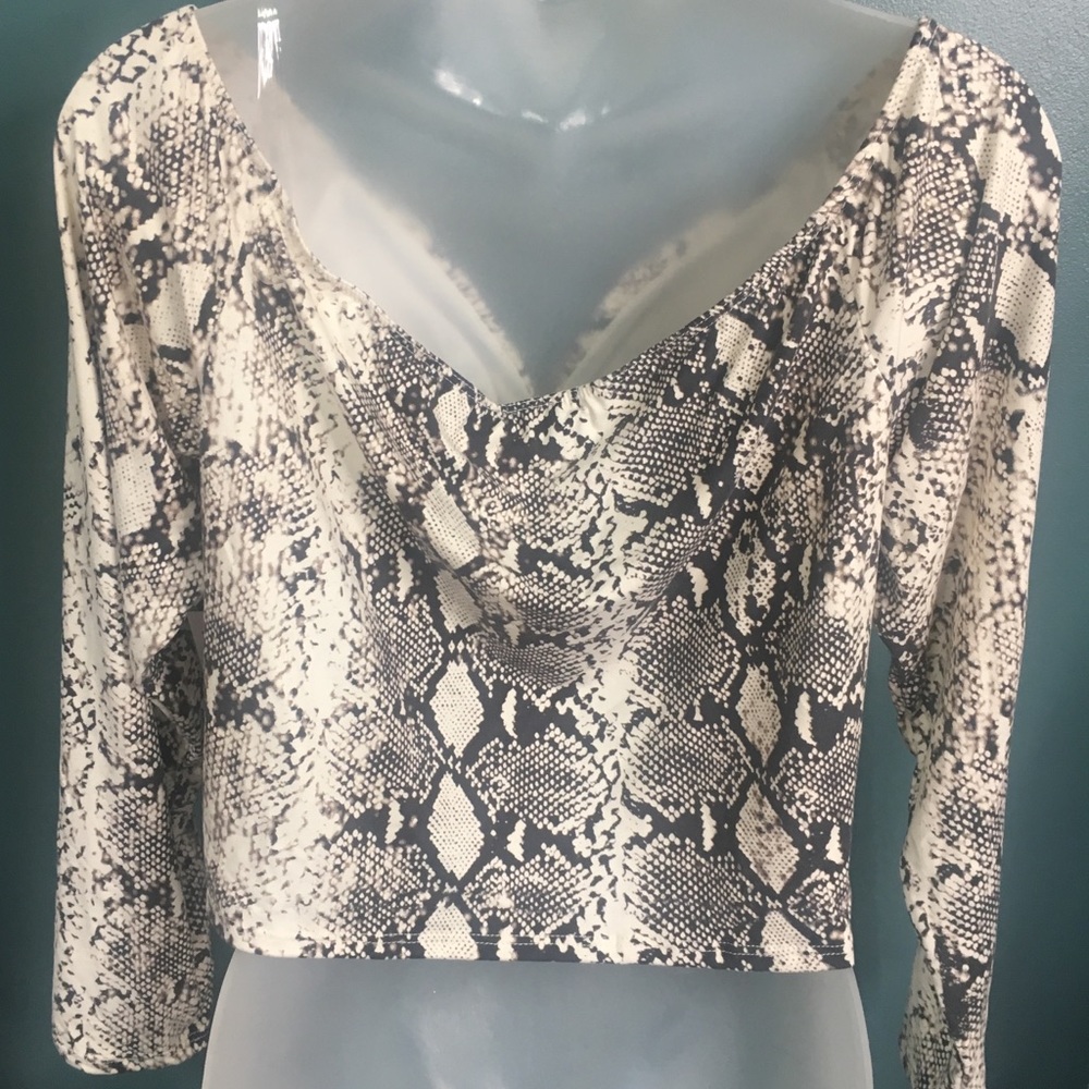 Charlotte Russe Snakeskin Reptile Crop Top Plus - Picture 5 of 6